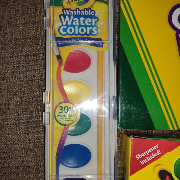 New lot of Crayola 50 Colored Pencils, 64 Crayons and 8 Watercolors - Picture 6 of 14
